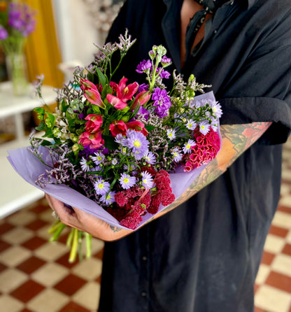 Cat-friendly cut flower bouquet from